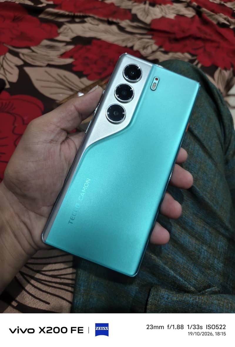Tecno CAMON 40 Pro 8+8/256 4