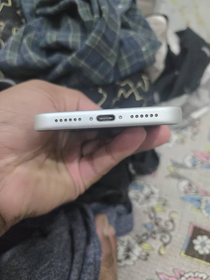 Apple iPhone 17 Pro Max 4