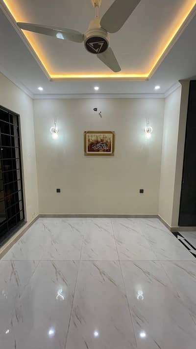 Spacious 500 Sq Ft apartment for Rent in Sector D, Bahria Town Lahore