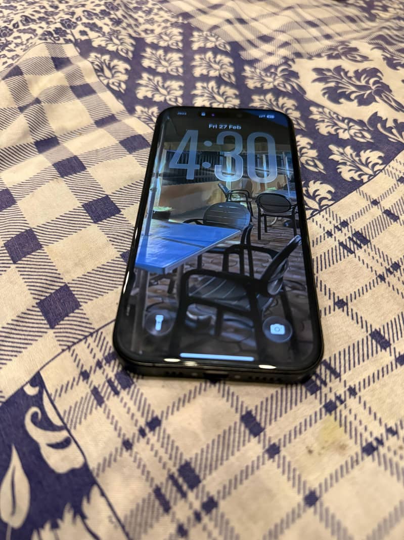 Apple iPhone 15 Pro 0