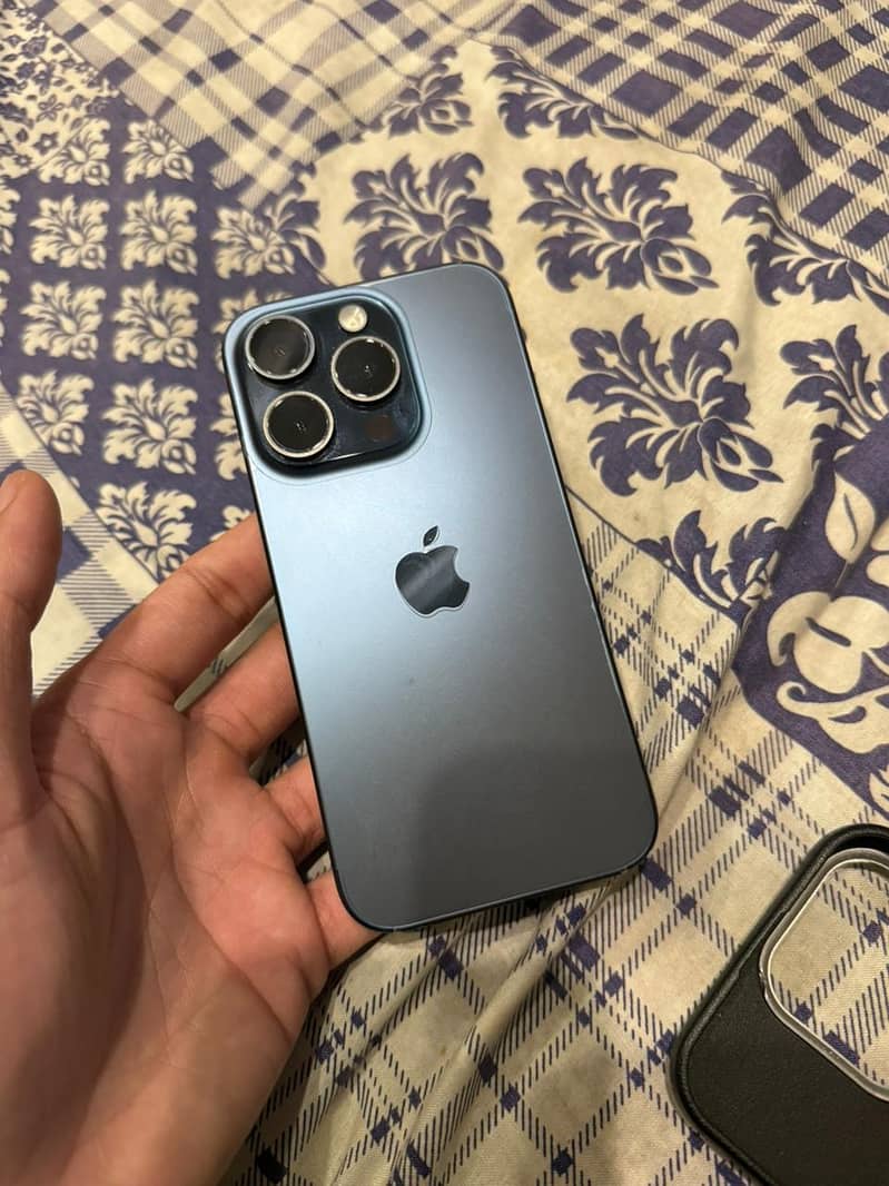 Apple iPhone 15 Pro 1