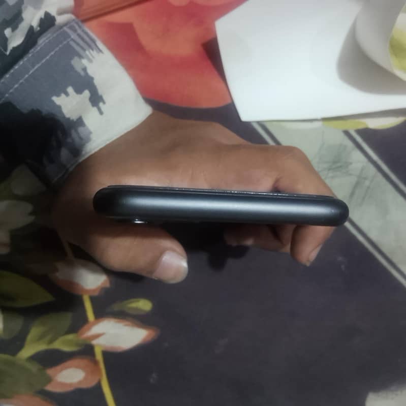 iphone 11 64 GB 3