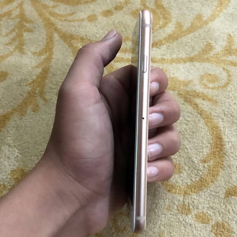Apple iPhone 8 2