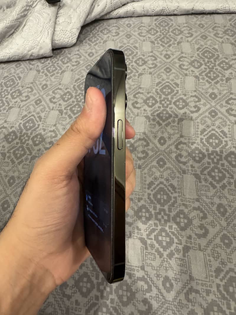 Apple iPhone 14 Pro 3