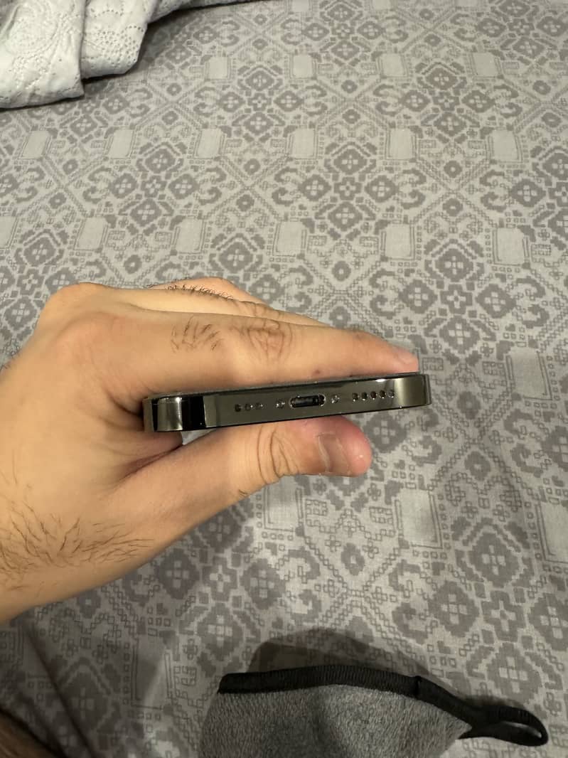 Apple iPhone 14 Pro 4
