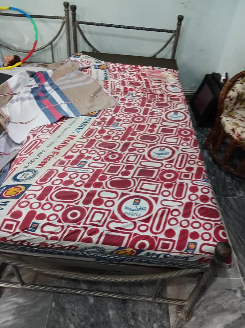 2  single iron bed 2
