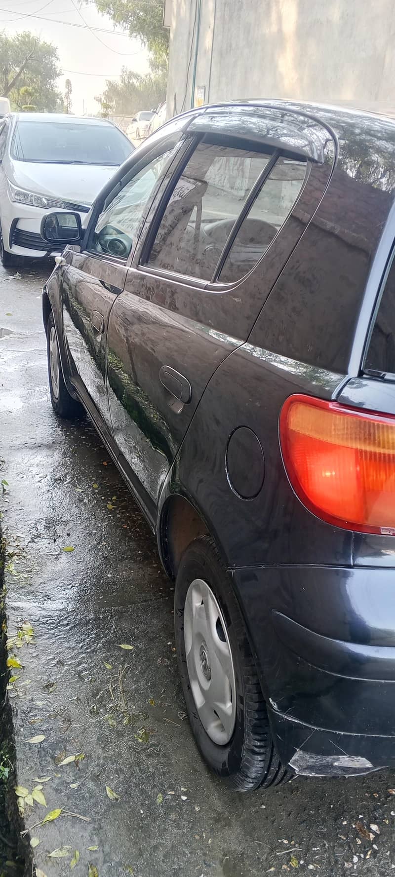 Toyota Vitz 2002 4