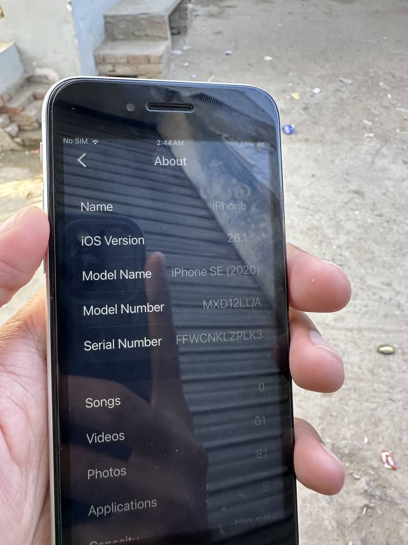 Apple iPhone SE 2020 1
