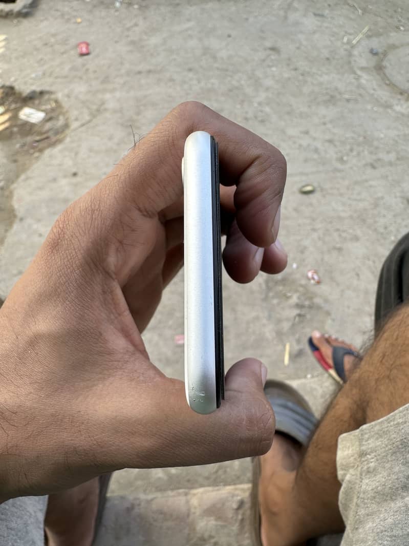 Apple iPhone SE 2020 2
