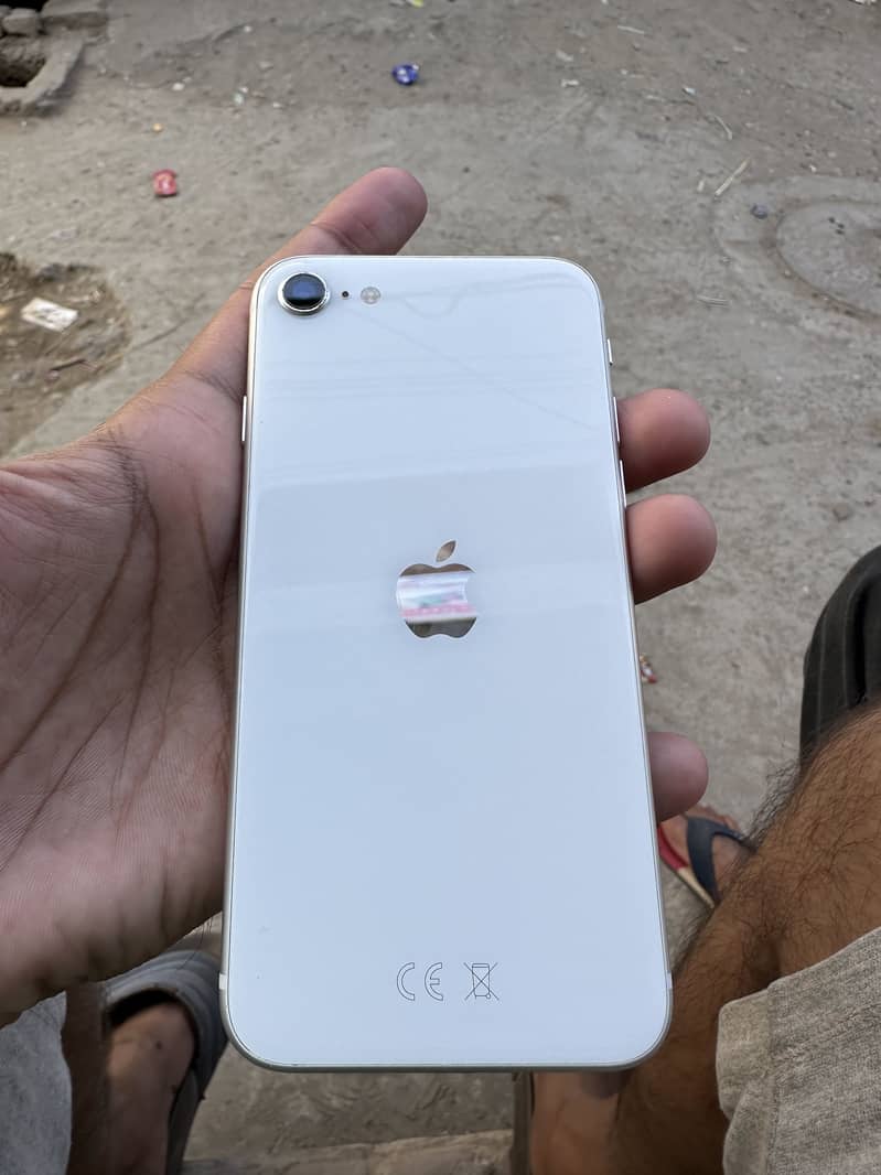 Apple iPhone SE 2020 0