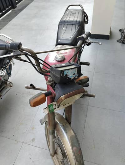 Dhoom 70 cc 2012 model