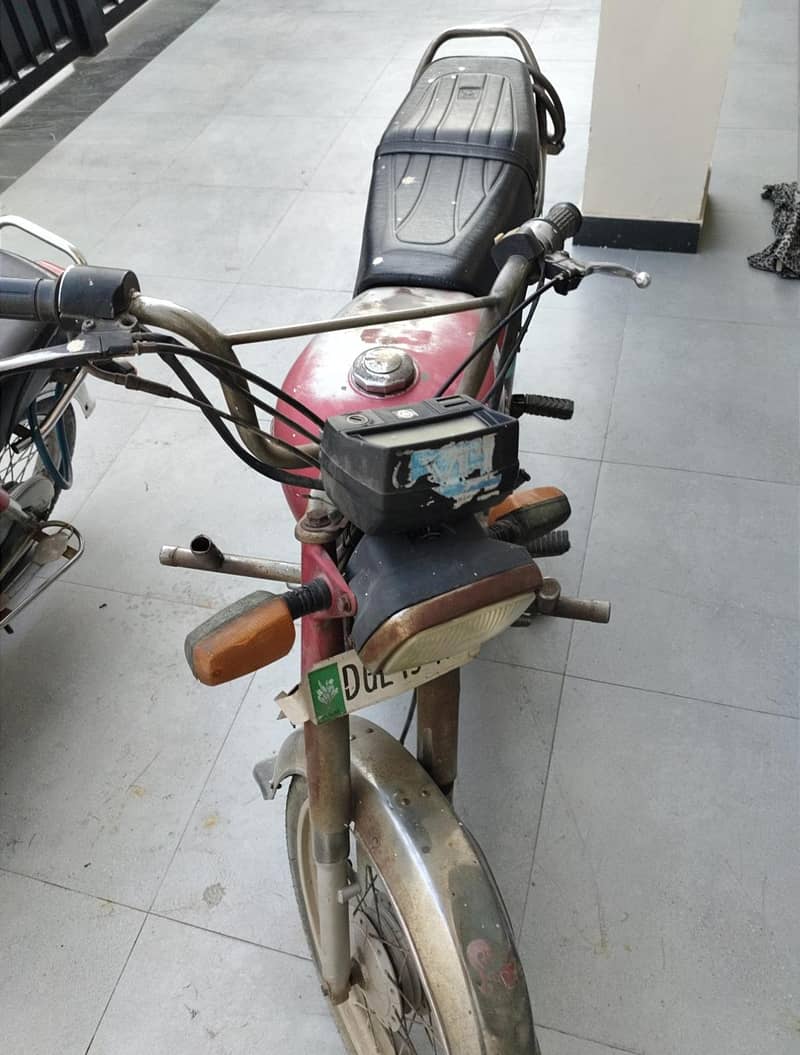 Dhoom 70 cc 2012 model 0