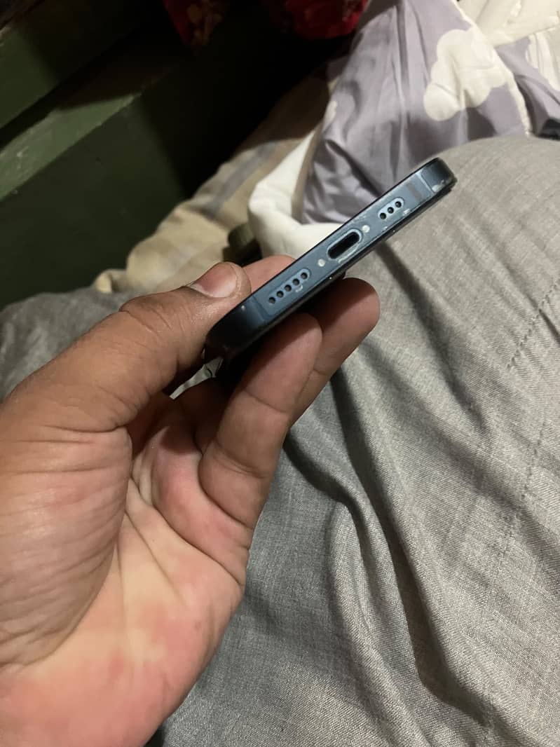 Apple iPhone 13 3