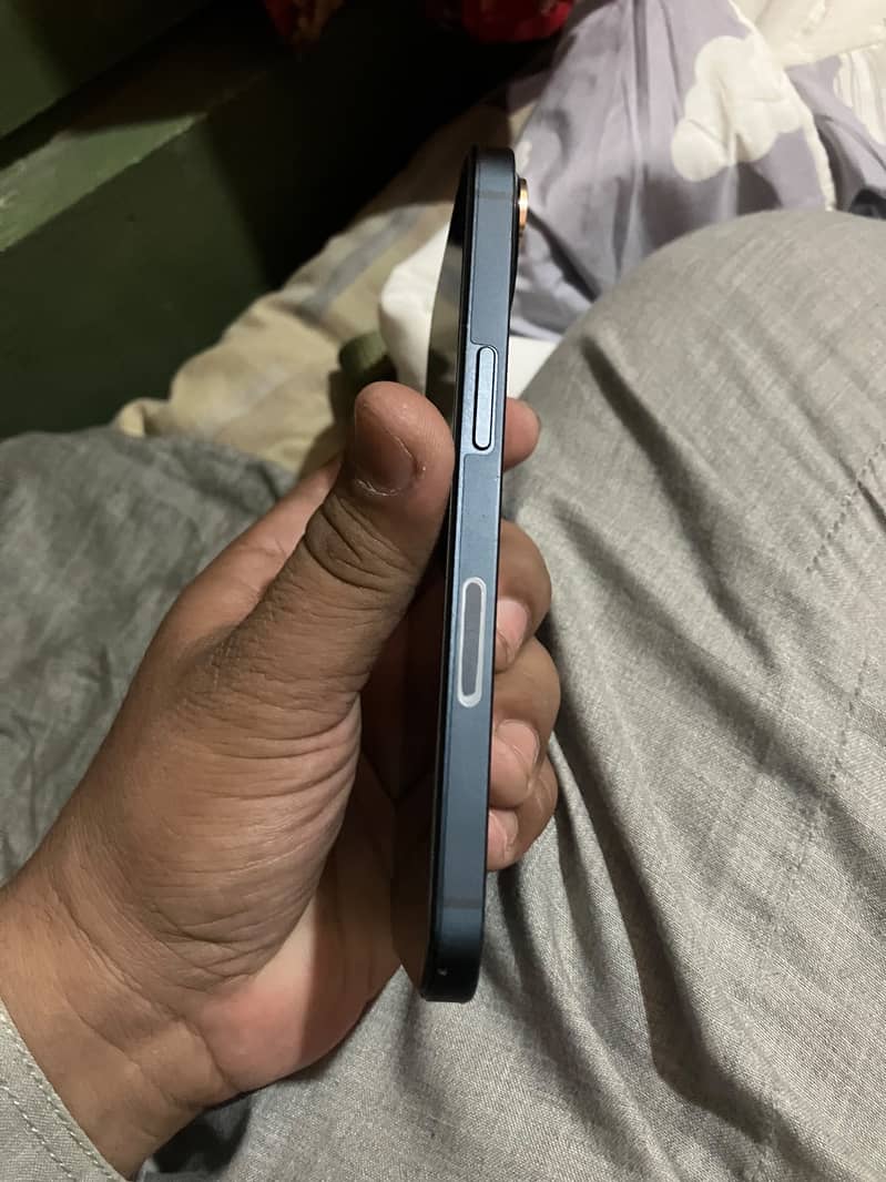 Apple iPhone 13 6