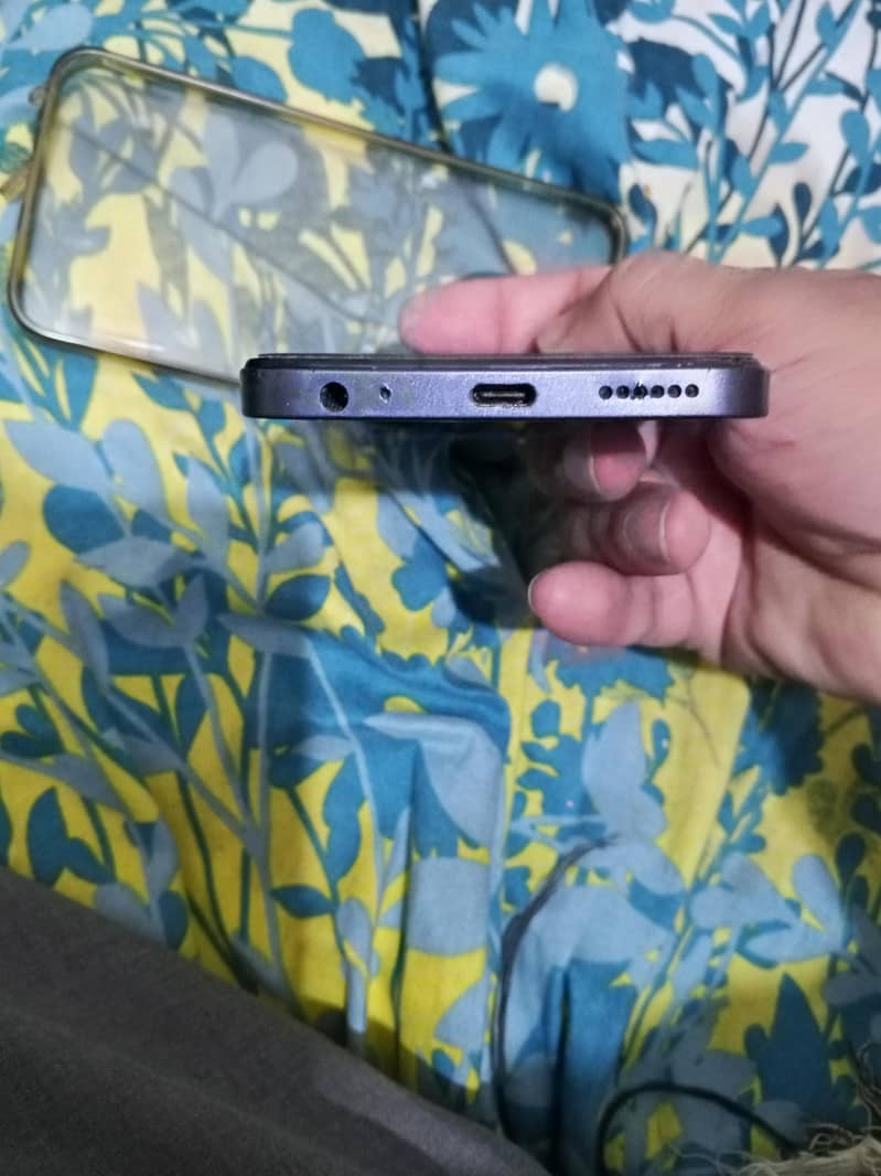 Tecno Spark Go 2