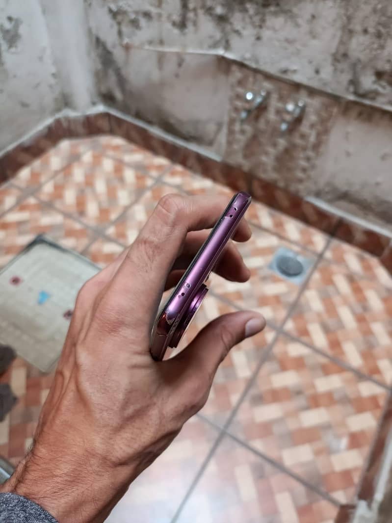 Vivo V60 4