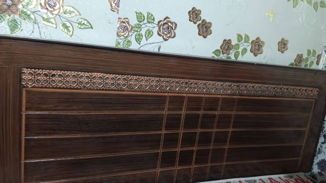 Almirah, Bed, Sofa set. 3