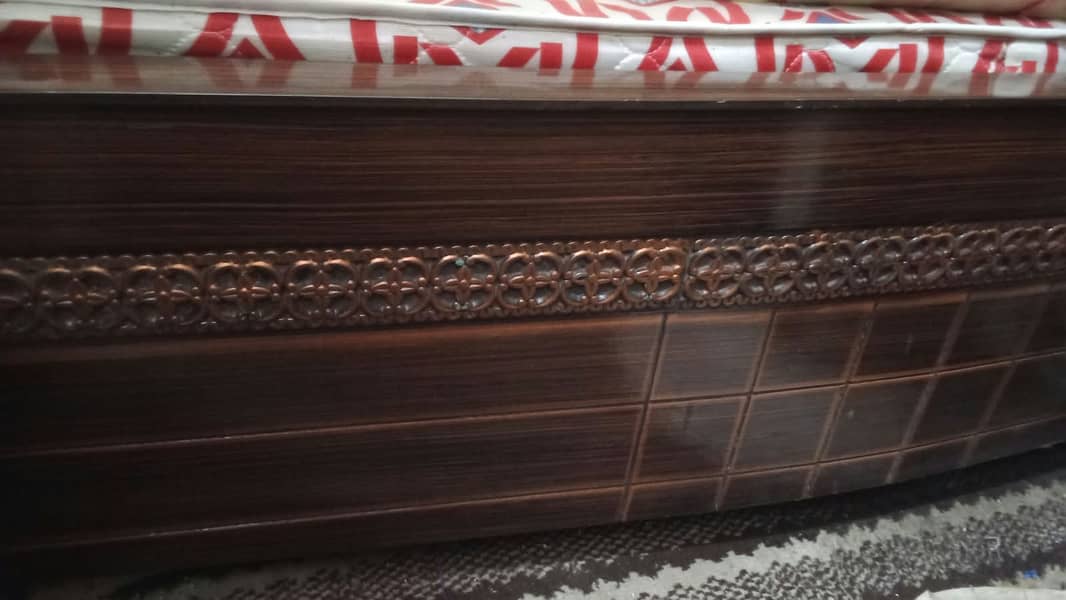 Almirah, Bed, Sofa set. 4