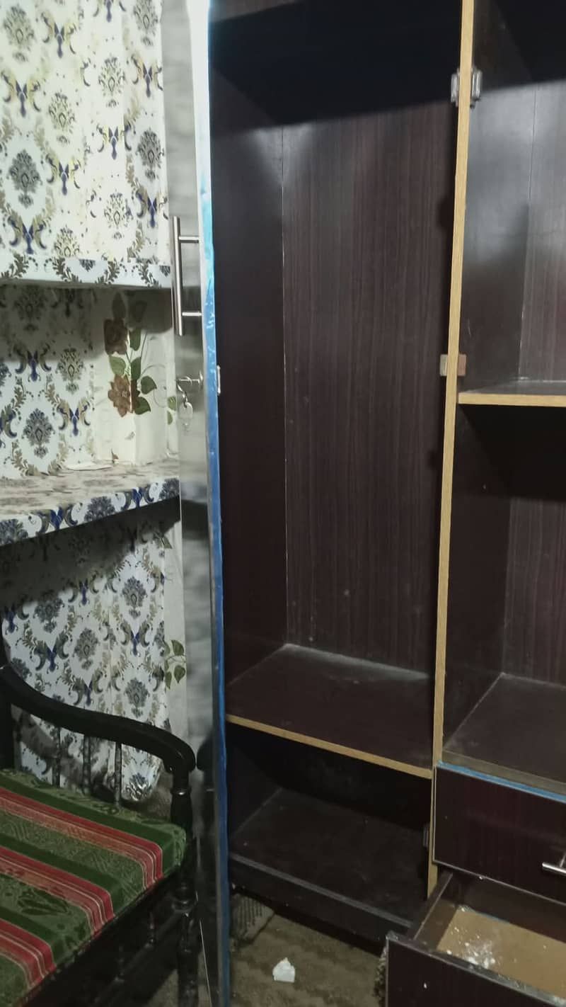 Almirah, Bed, Sofa set. 7