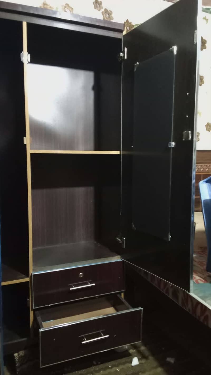 Almirah, Bed, Sofa set. 8