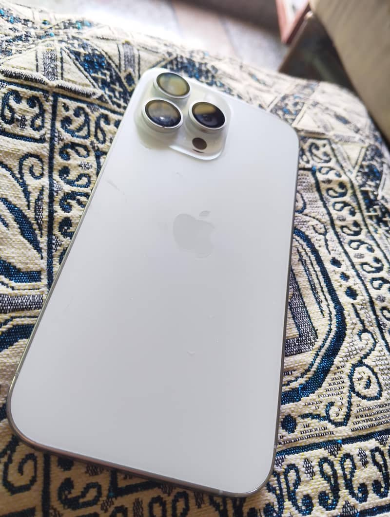 Apple iPhone 14 Pro Max 0