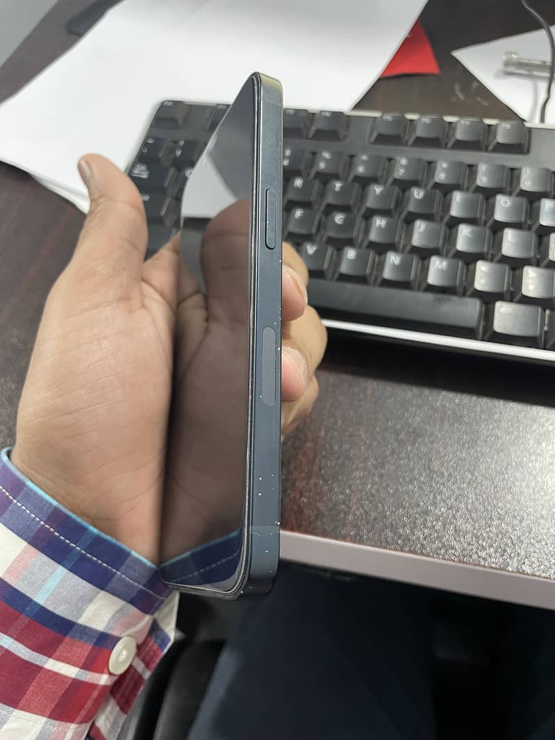 Apple iPhone 13 4