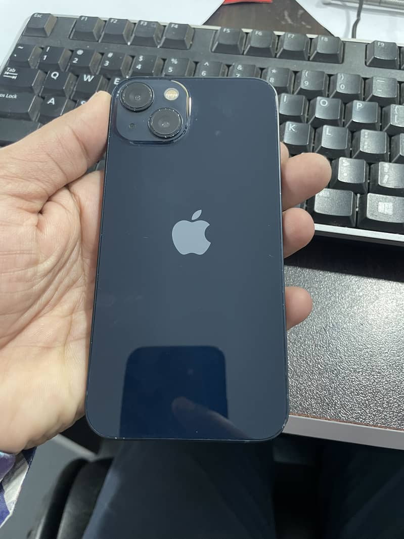 Apple iPhone 13 5