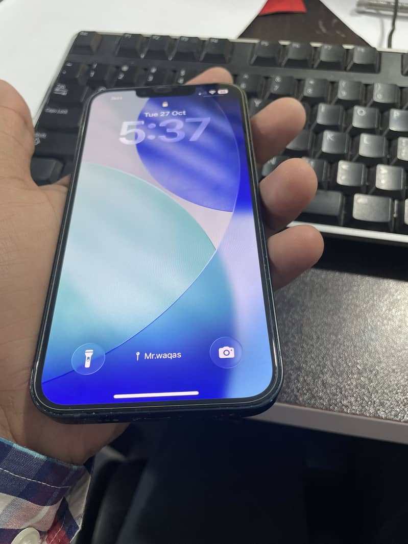 Apple iPhone 13 6