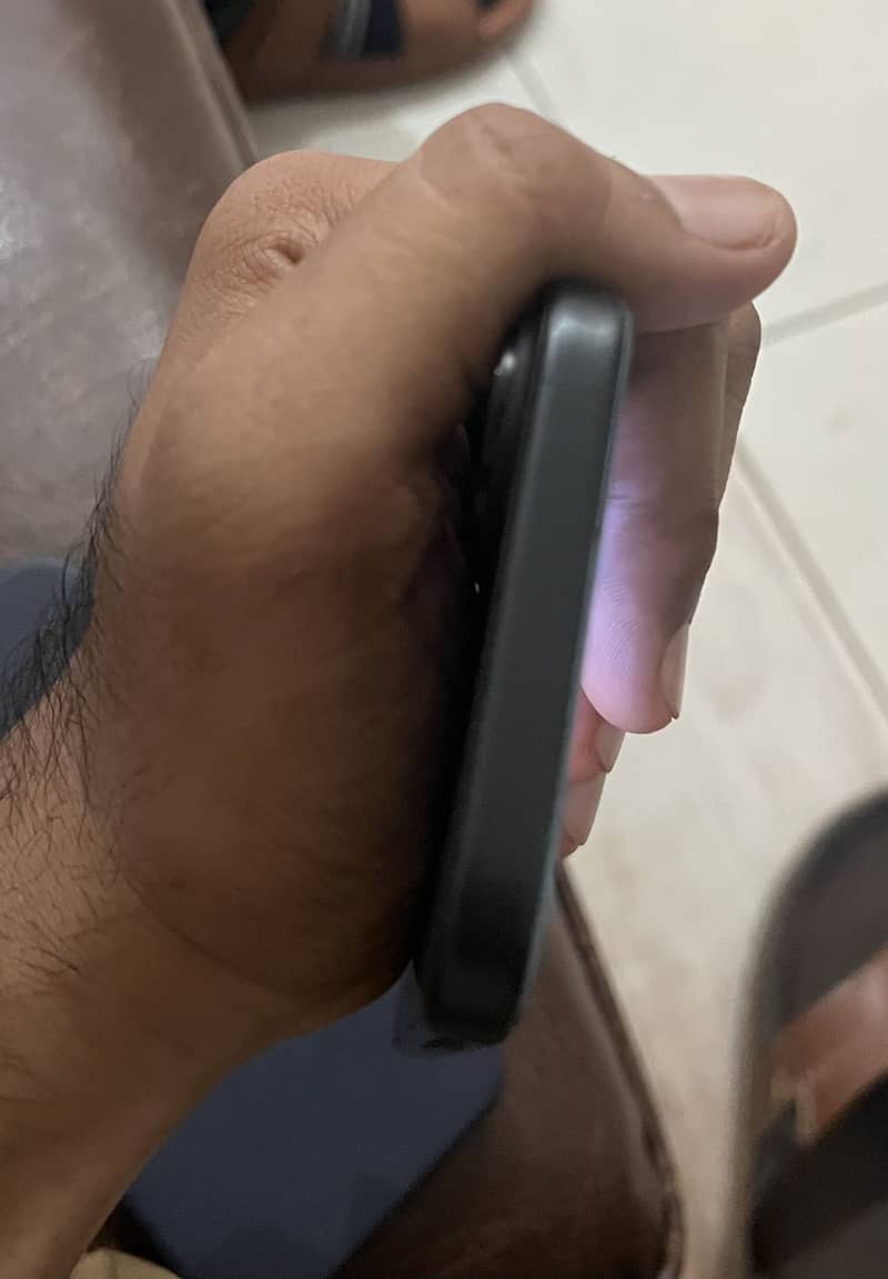 Apple iPhone 16 jv 1
