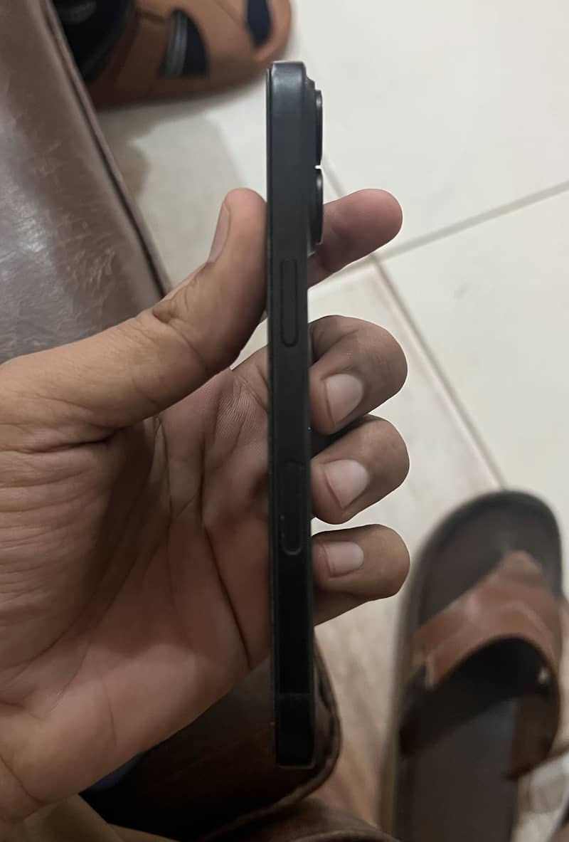 Apple iPhone 16 jv 3