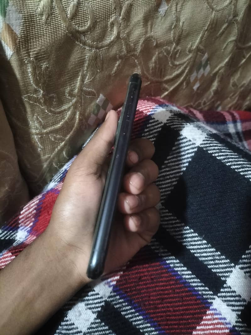 Apple iPhone 11 Pro 4