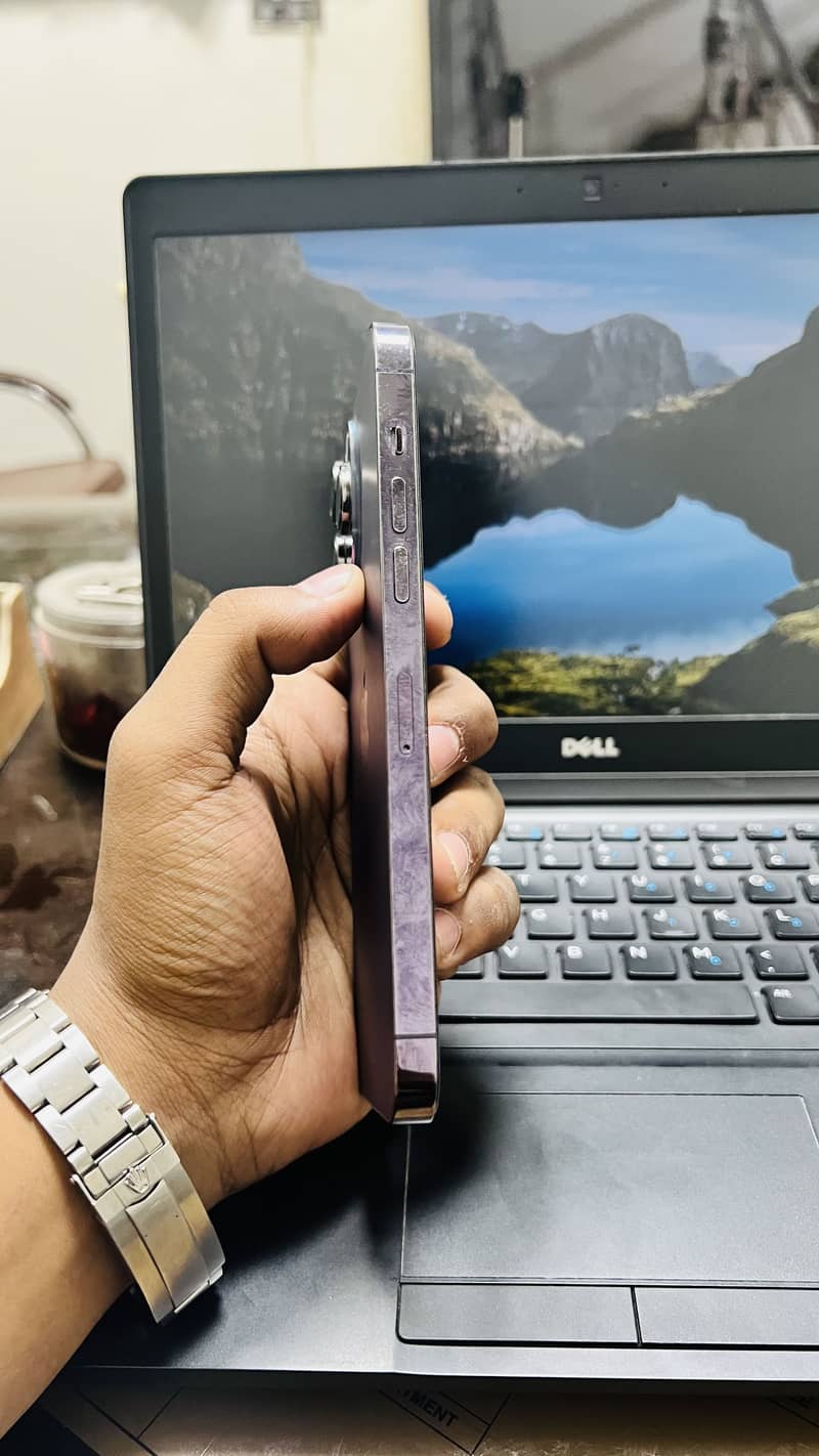 Apple iPhone 14 Pro Max 1