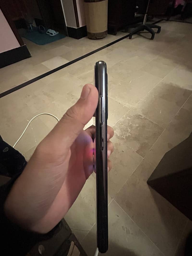 Samsung Mobile A52. . . 2