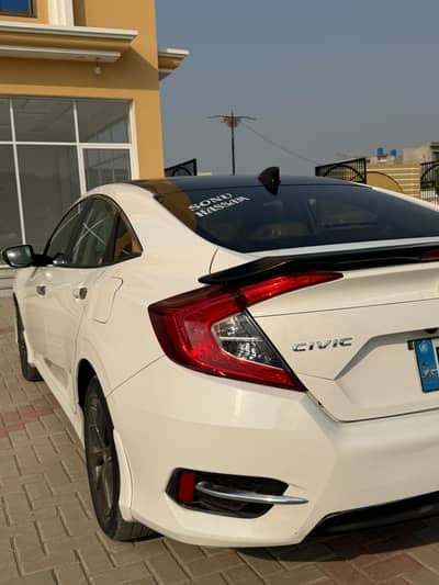 Honda Civic Oriel 1.8 i-VTEC CVT