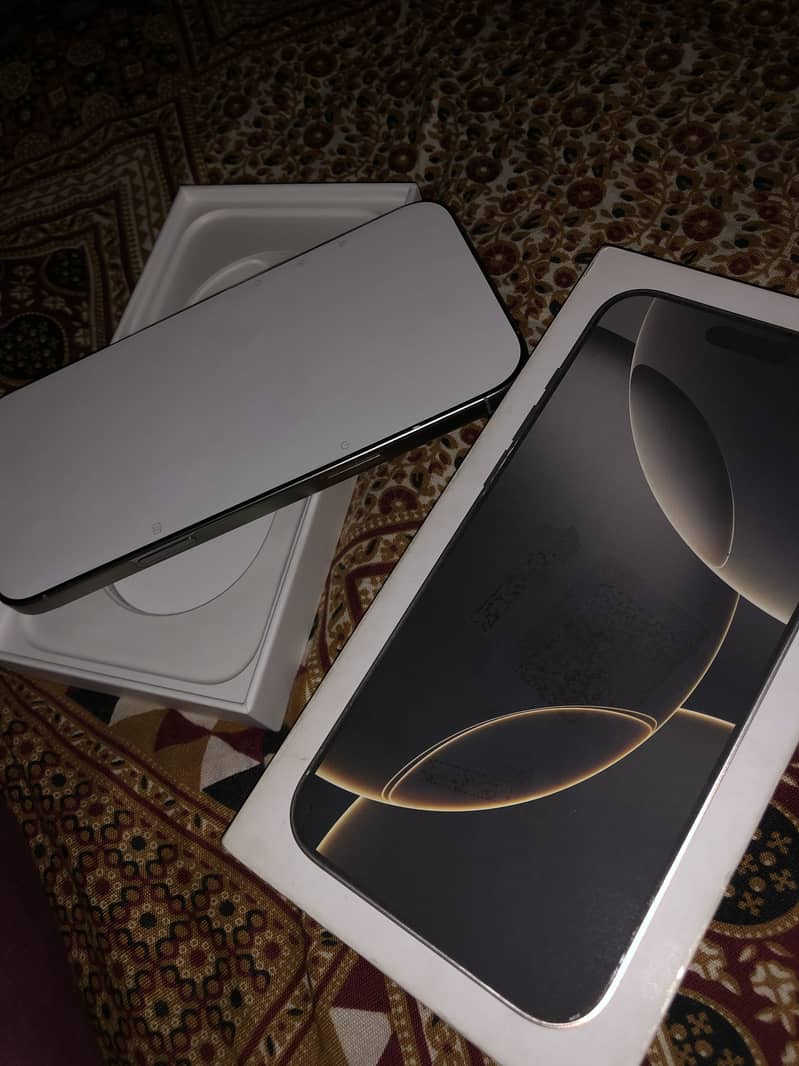 Apple iPhone 16 Pro Max jv 1
