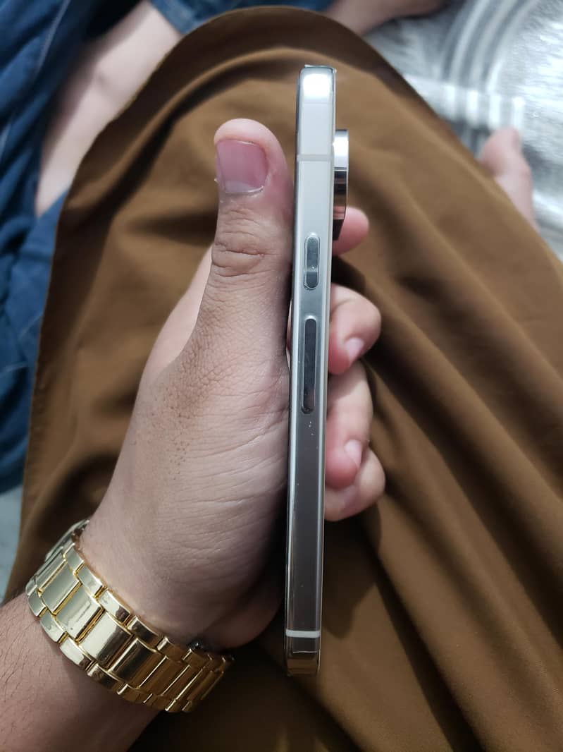 Google Pixel 9 Pro 4