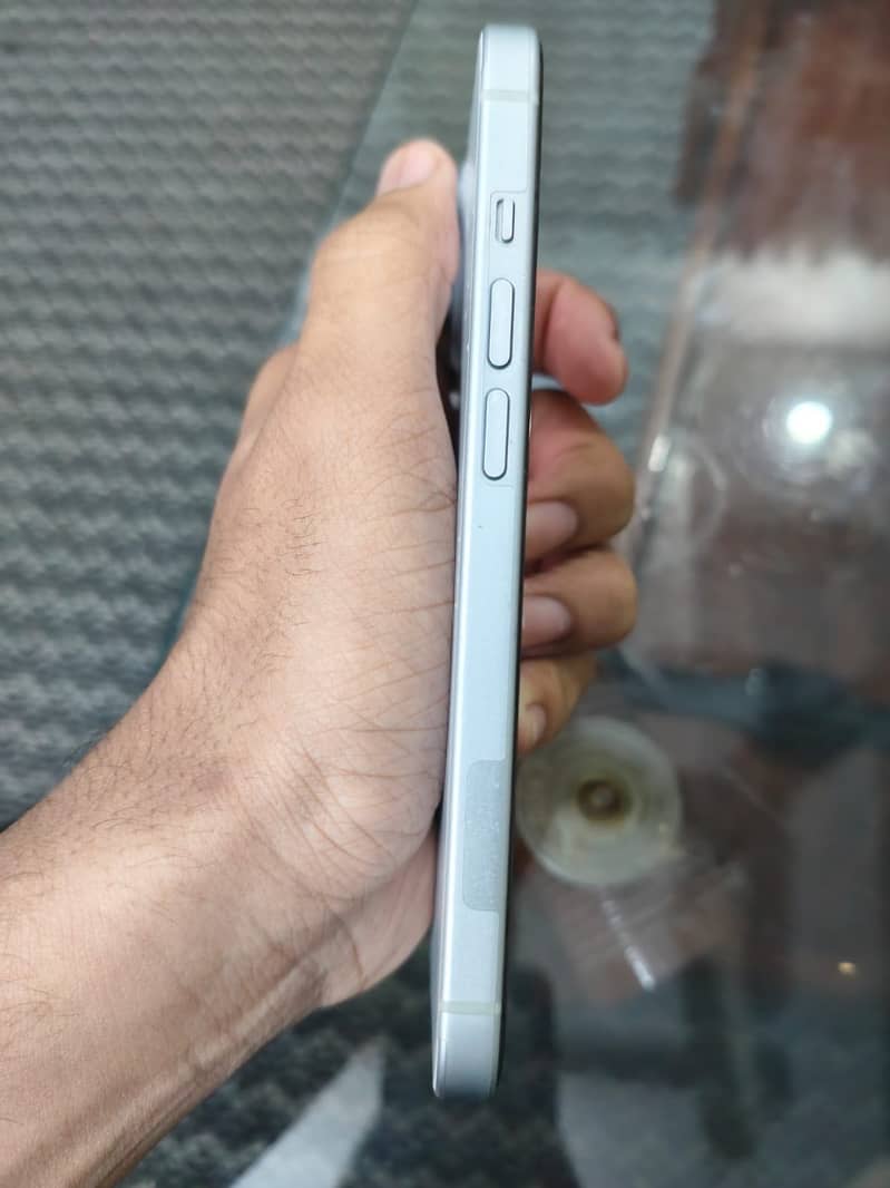 Apple iPhone 15 5