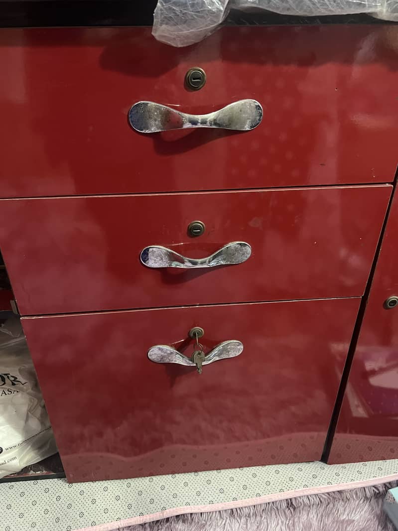 Side Board 4