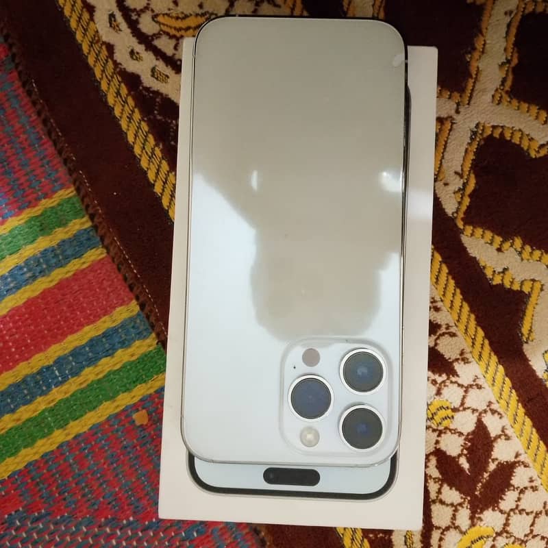 Apple iPhone 14 Pro Max 0