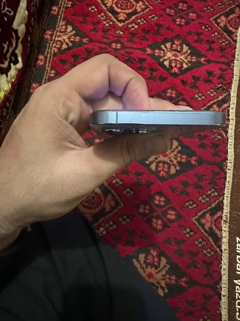 Apple iPhone 13 Pro Max 2