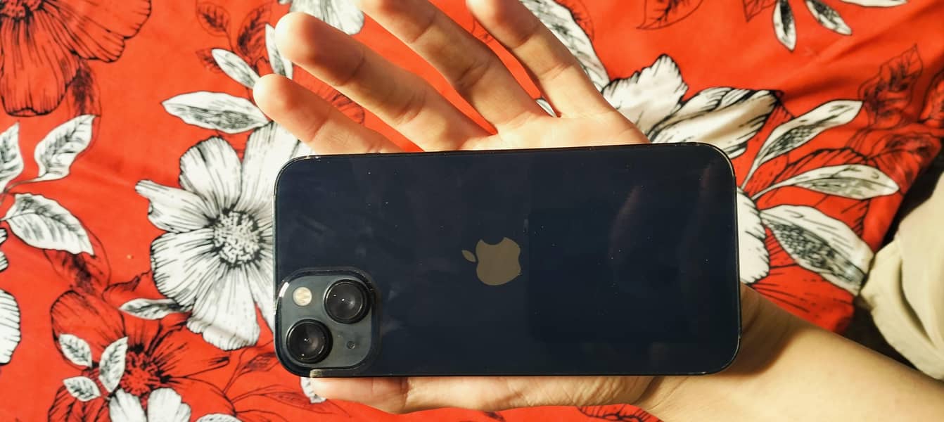 iphon 13 with box 2