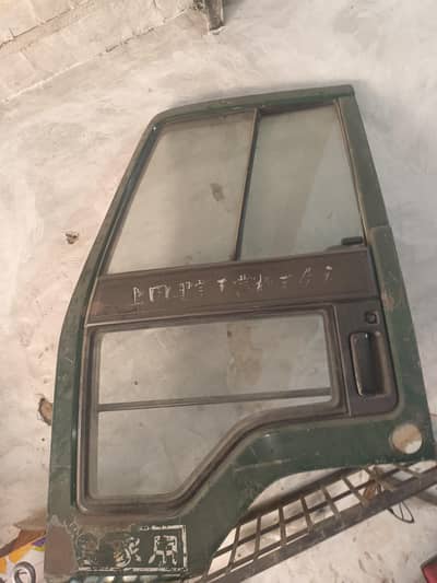 Isuzu FTR left side door Qabli