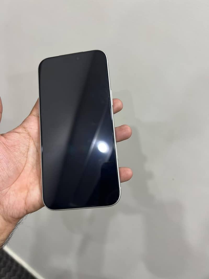 Apple iPhone 17 Pro Max 0