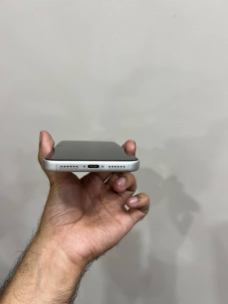 Apple iPhone 17 Pro Max 4