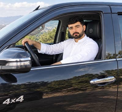 mujy driving ki job chaia