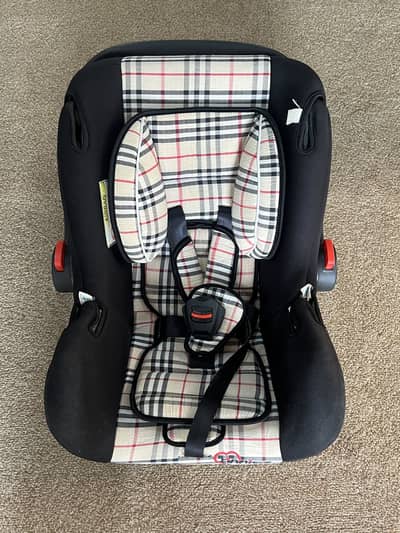 Baby cot & car seat