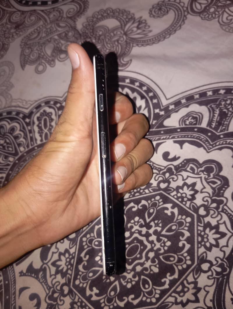 Apple iPhone 7 3