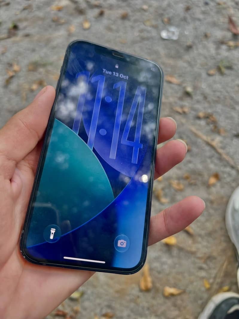 Apple iPhone 12 3