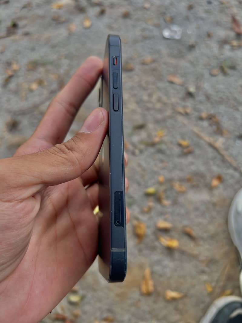 Apple iPhone 12 7