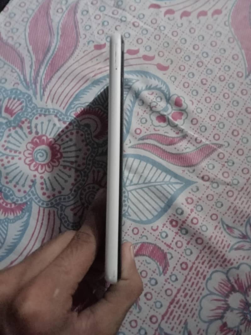 Samsung Mobile A04s 1